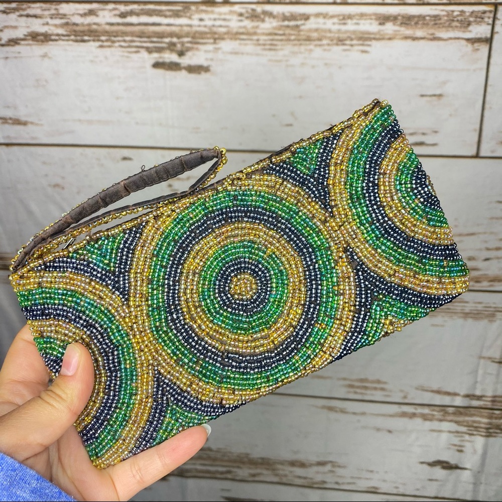 Beaded wristlet